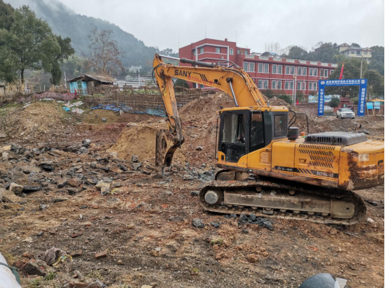 伍罕鳴調(diào)研3614廠地塊土壤污染治理修復(fù)項(xiàng)目 以更嚴(yán)標(biāo)準(zhǔn)更實(shí)舉措守護(hù)土地安全